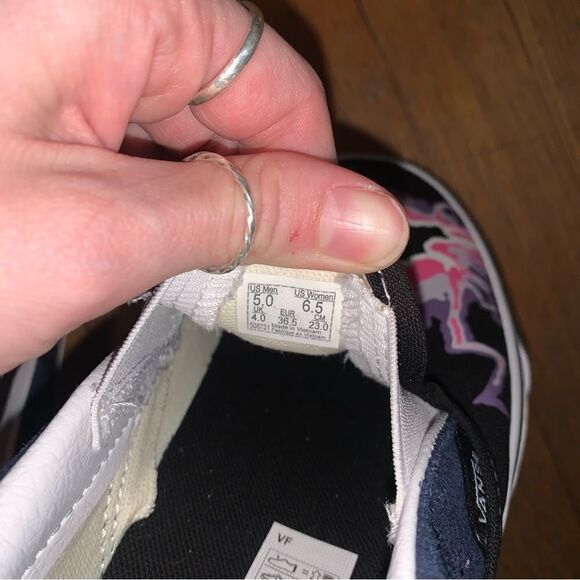 NWT Slip On Glow in the Dark Vans Women’s 6.5 Men 5 - Picture 2 of 8